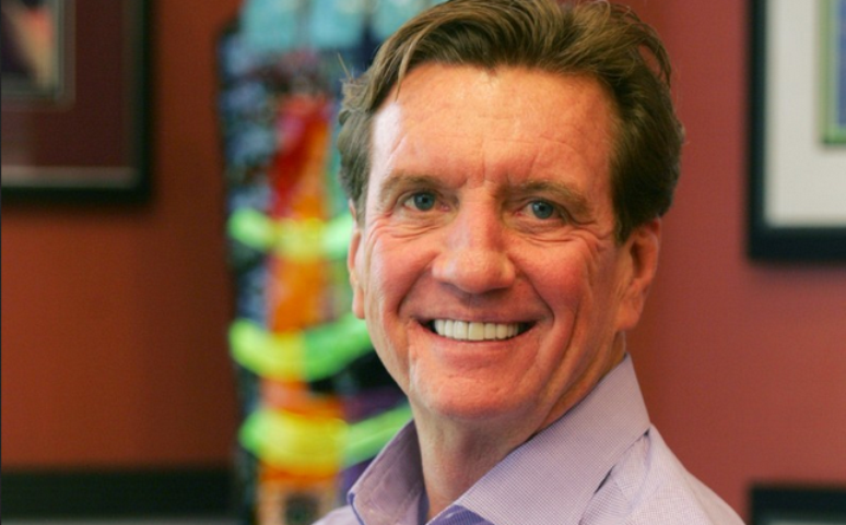 Larry Connor considera que o Titan foi uma "engenhoca"