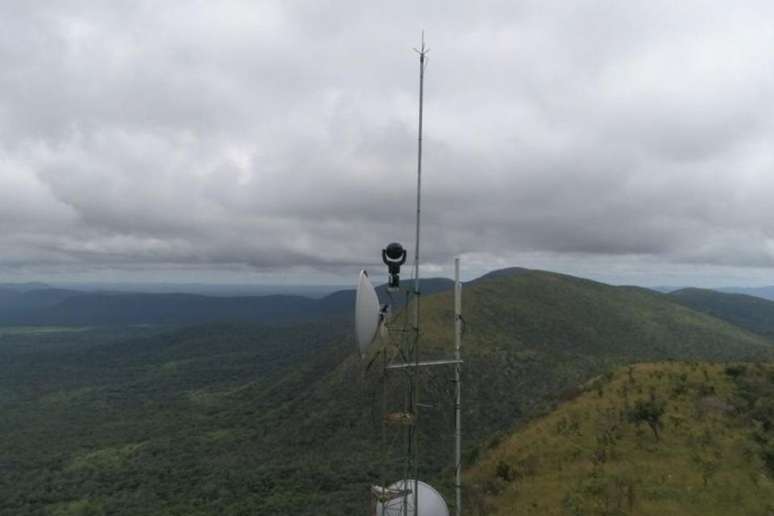 A empresa usa tecnologia para monitorar áreas com risco de incêndio florestal