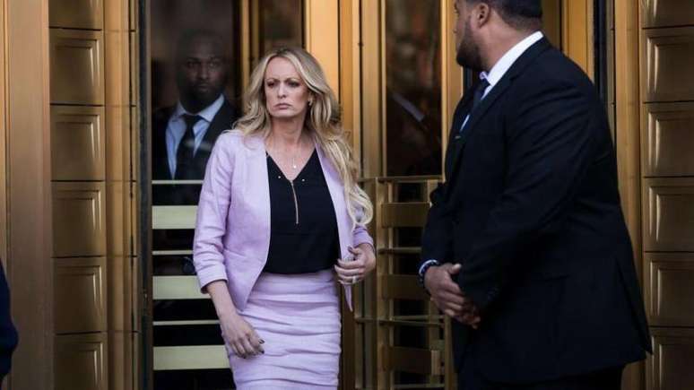 Trump foi condenado por falsificar registros financeiros para ocultar um pagamento secreto feito à ex-atriz pornô Stormy Daniels, pouco antes das eleições de 2016