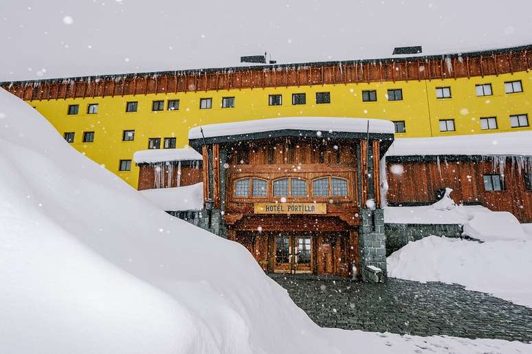 O icônico hotel amarelo de Portillo