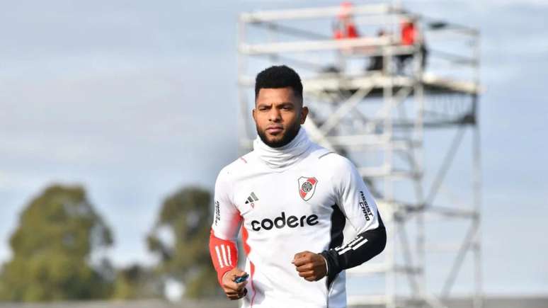 River Plate recebe Deportivo Táchira Miguel Borja, ex