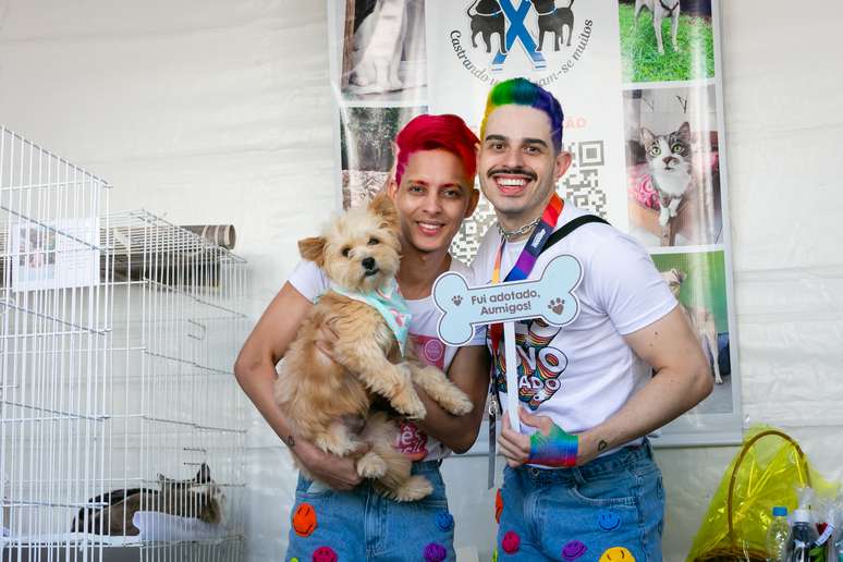 Adoção de gatos e cachorro fez sucesso na Feira da Diversidade 