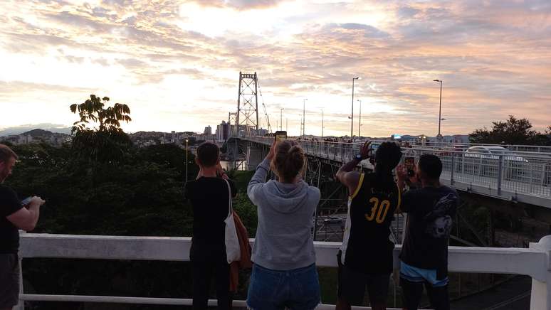 A vista da Ponte Hercílio Luz a partir da ilha