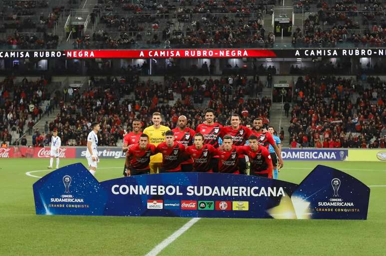Furacão terá que jogar mais uma fase da Sul-Americana.
