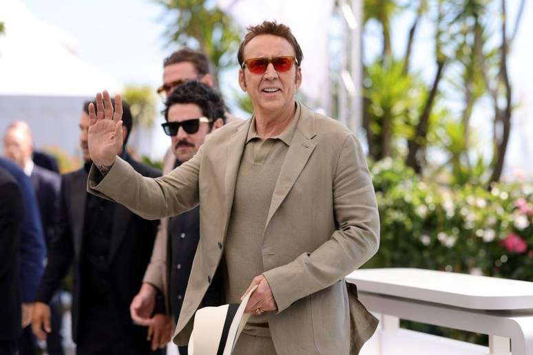 Nicolas Cage pagou por um crânio de T-rex, mas depois o devolveu