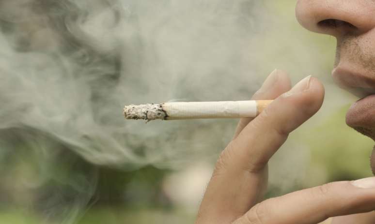 Estudo aponta alterações que o cigarro pode causar na boca; veja quais são
