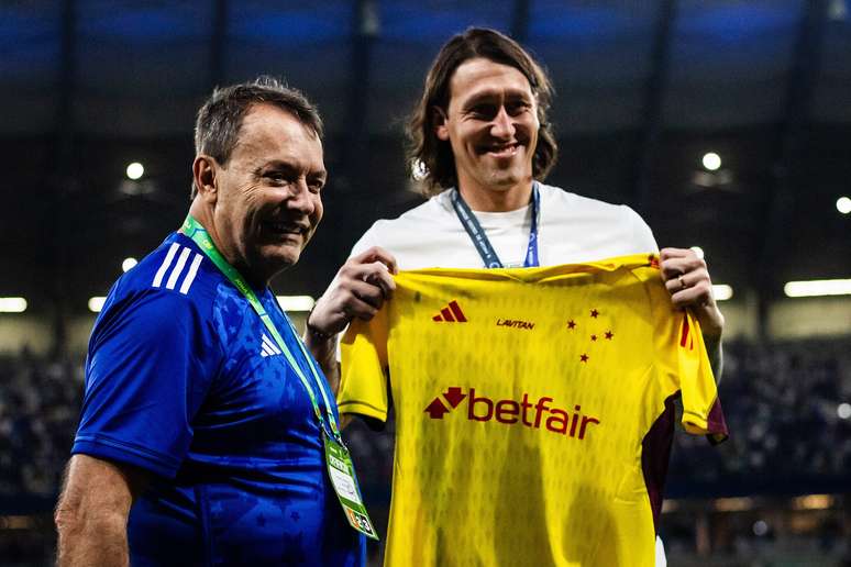 Apresentação do goleiro Cássio. 