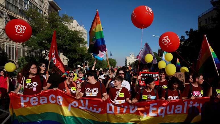 O desfile deste ano adotou o slogan "Nascer para ser Livre"