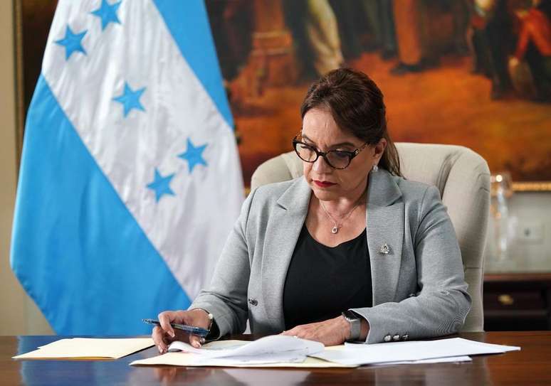 Xiomara Castro de Zelaya está atualmente no cargo de presidente 