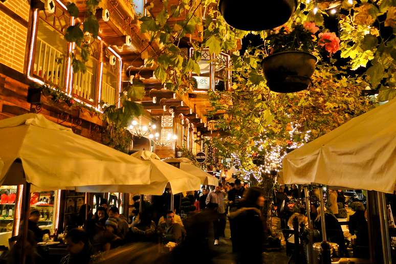A Vila Capivari concentra os restaurantes, as chocolaterias e as lojas de malha em Campos do Jordão