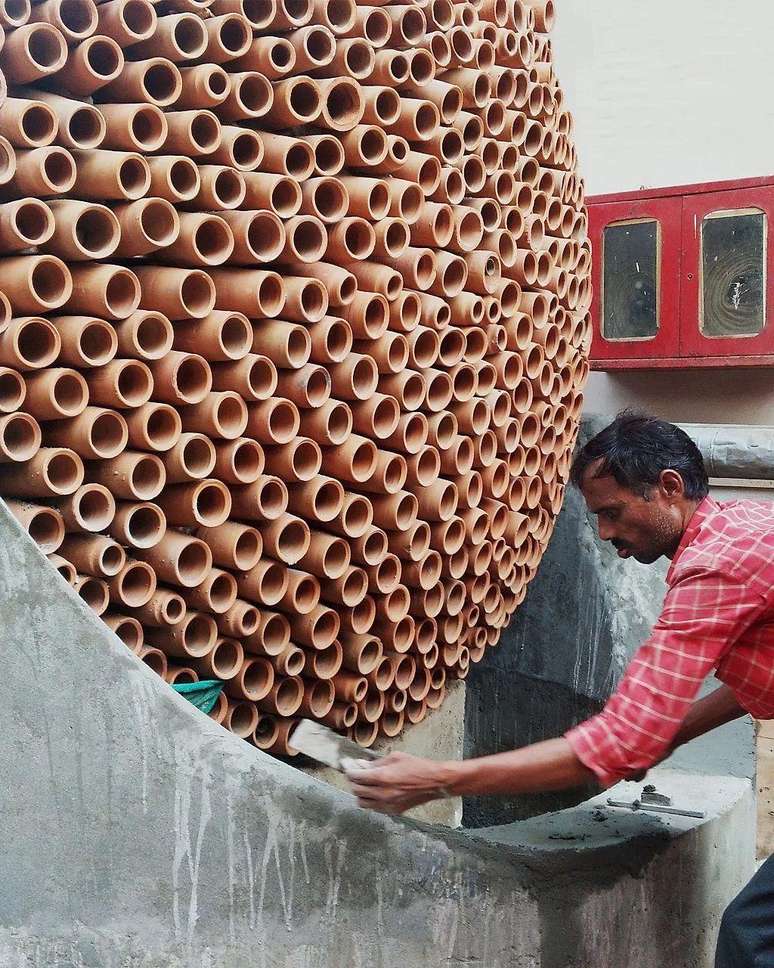 O design Beehive, da CoolAnt, é baseado nos princípios do resfriamento por evaporação e ventilação natural