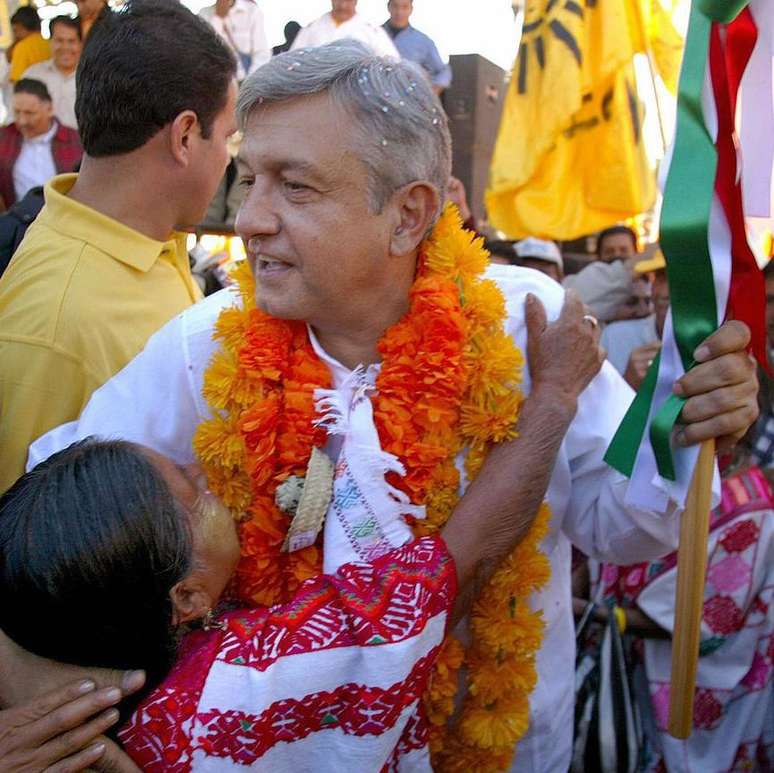 Em 2006, AMLO foi candidato presidencial pela primeira vez