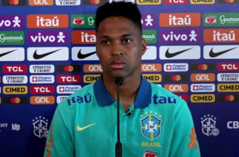 Brazilian team: Wendell celebrates with Vini Jr by his side