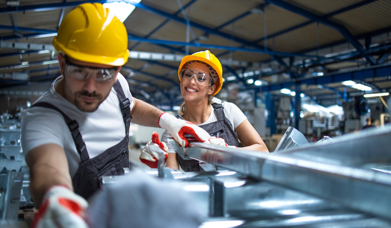 The report highlights data on industrial business confidence