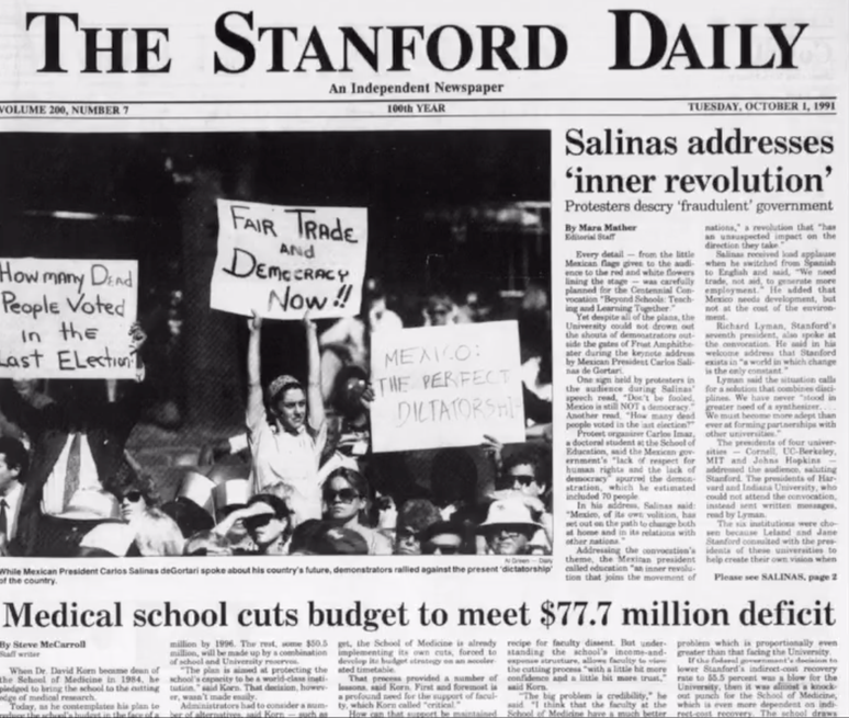 O jornal da Universidade de Stanford noticiou em outubro de 1991 um protesto contra o neoliberalismo durante uma visita do ent&atilde;o presidente mexicano. Uma das l&iacute;deres da marcha, que est&aacute; na foto, &eacute; Claudia Sheinbaum