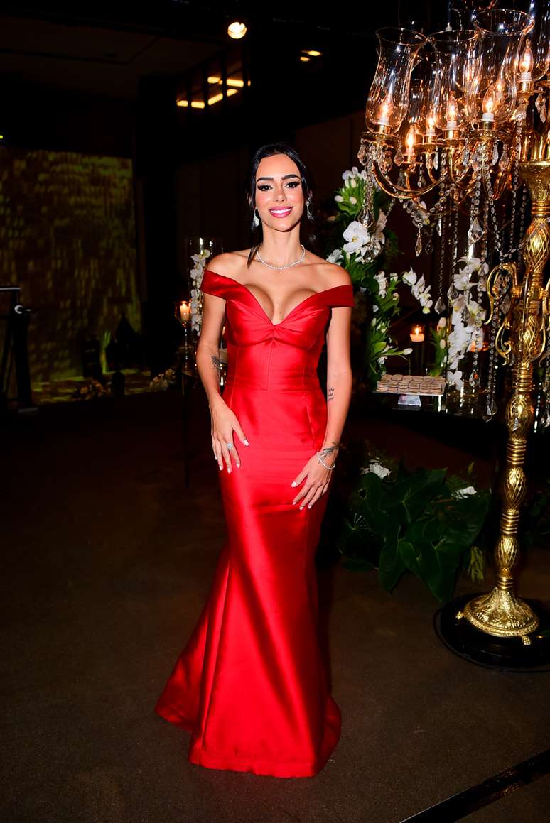 Bruna Biancardi no leil&atilde;o do Instituto Projeto Neymar Jr. 