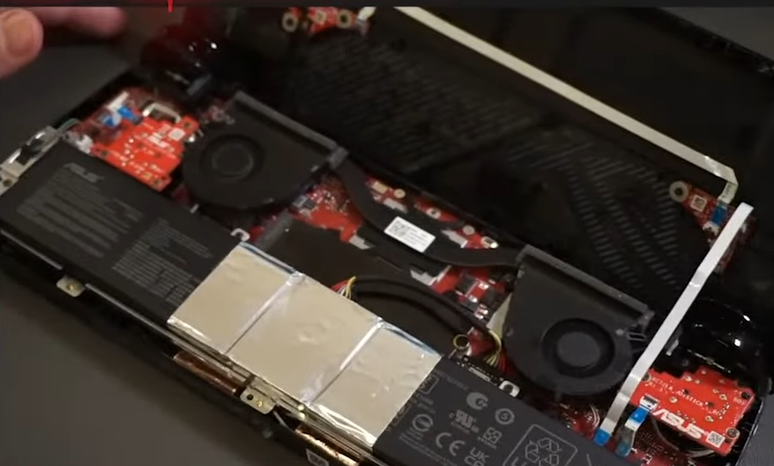 ROG Ally X tem ventoinhas com aletas mais finas para aumentar fluxo de ar, resultando em temperaturas até 6 °C mais baixas. (Imagem: ASUS / Divulgação)