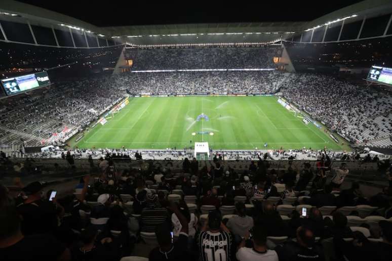 Neo Química Arena recebe a primeira partida da NFL no Brasil.