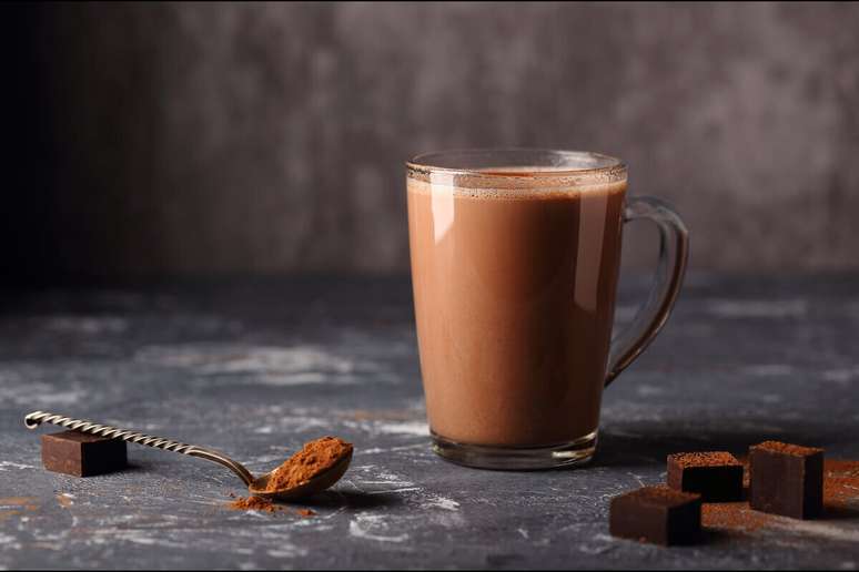 Chocolate quente com leite de coco 