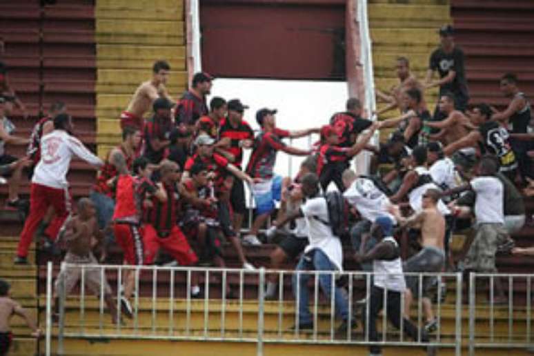 PM do Rio em aletra para possíveis confrontos entre torcedores de Atlético e Vasco. (Divulgação)