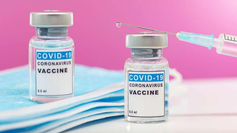 As vacinas vão usar a tecnologia de mRNA, a mesma utilizada em alguns imunizantes contra covid-19