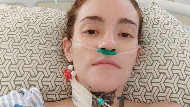 Carolina Arruda foi diagnosticada com neuralgia do trigêmeo, doença conhecida por causar 'a pior dor do mundo'