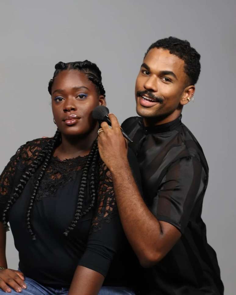 Joice Lima e T&aacute;ssio Santos, que apresentam juntos o quadro "Tom Mais Escuro", do canal Herdeira da Beleza"