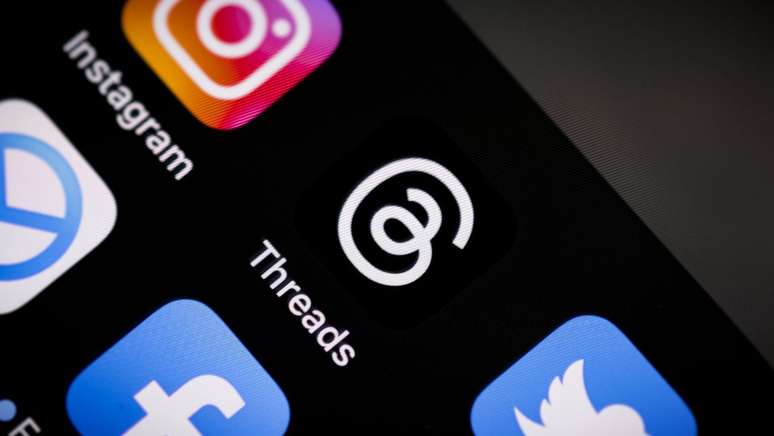 Threads issue like gestures when dragging posts into the feed