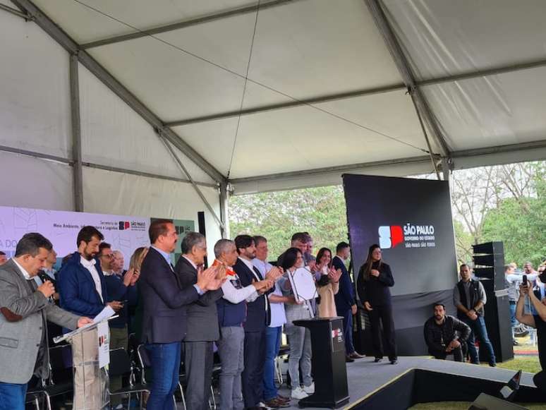 Tarc&iacute;sio de Freitas assina decreto que permite o investimento privado em projetos ambientais p&uacute;blicos.