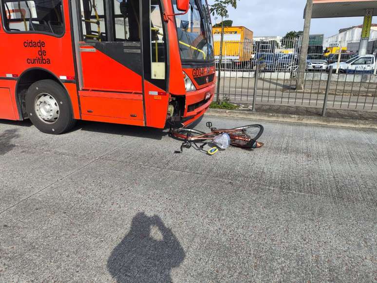 &Eacute; proibida a circula&ccedil;&atilde;o de pedestres e ciclistas em canaletas &ndash;