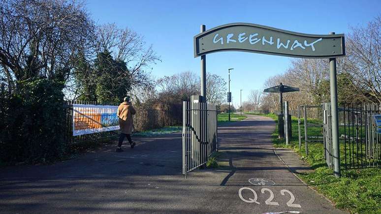 A beb&ecirc; Elsa foi encontrada no cruzamento da Greenway com a High Street South em Newham, no leste de Londres, em janeiro