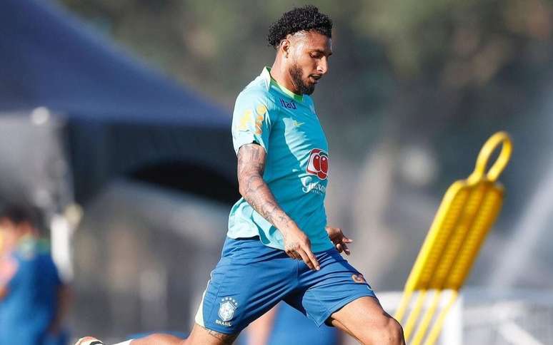 MAIS UMA DÍVIDA! Corinthians é processado por volante da seleção brasileira em quantia milionária; Confira os valores