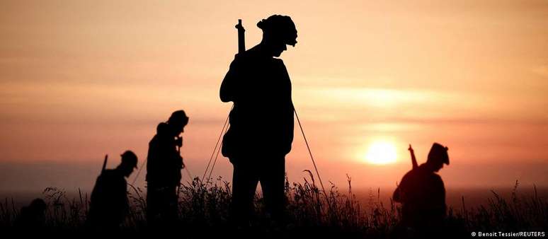 Memorial recorda soldados mortos da Segunda Guerra Mundial em Ver-sur-Mer, Normandia