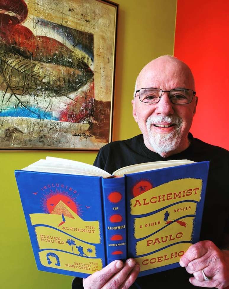 Best-seller de Paulo Coelho ganhar&aacute; adapta&ccedil;&atilde;o na Netflix