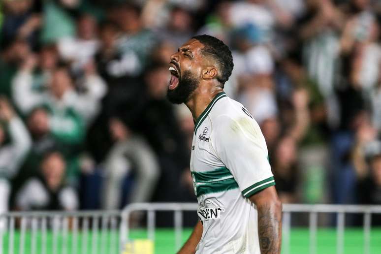 Fight, emotion and few goals.  Coritiba releases the striker after a troubled 2023