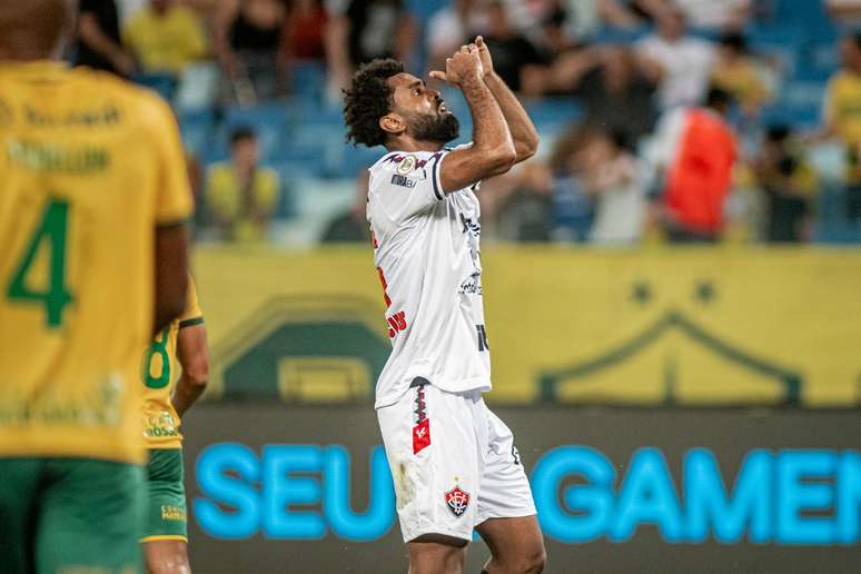 Carpini, técnico do Vitória, valorizou o empate.