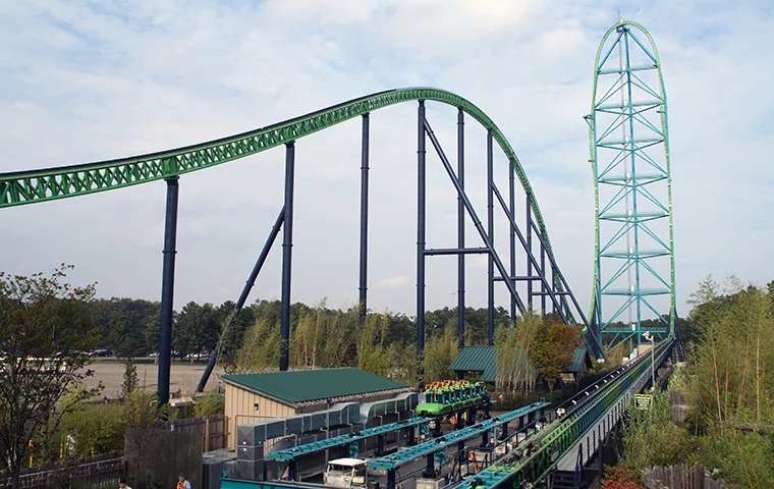 Em 21 de maio de 2005 - portanto, h&aacute; 19 anos - o parque Six Flags Great Adventure inaugurou a mais alta montanha-russa do mundo, chamada de Kingda Ka.
