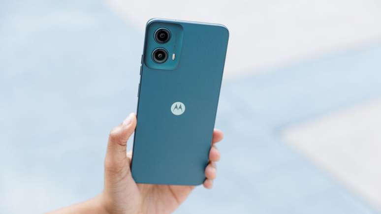 The Moto G34 is Motorola's best alternative to the G24 (Image: Ivo Meneghel Jr./Canaltech) The Moto G34 is Motorola's best alternative to the G24 (Image: Ivo Meneghel Jr./Canaltech)