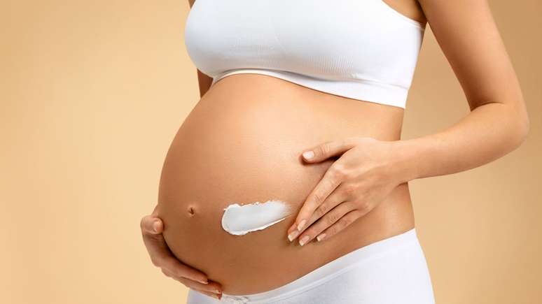 Veja rotina de cuidados com a pele durante a gravidez