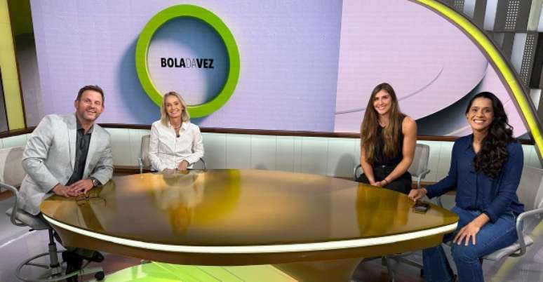 Bia Haddad com Teliana Pereira, Dad&aacute; Vieira e Andr&eacute; Plihal /