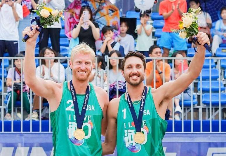 Chase Budinger deixou o basquete para competir no v&ocirc;lei de praia