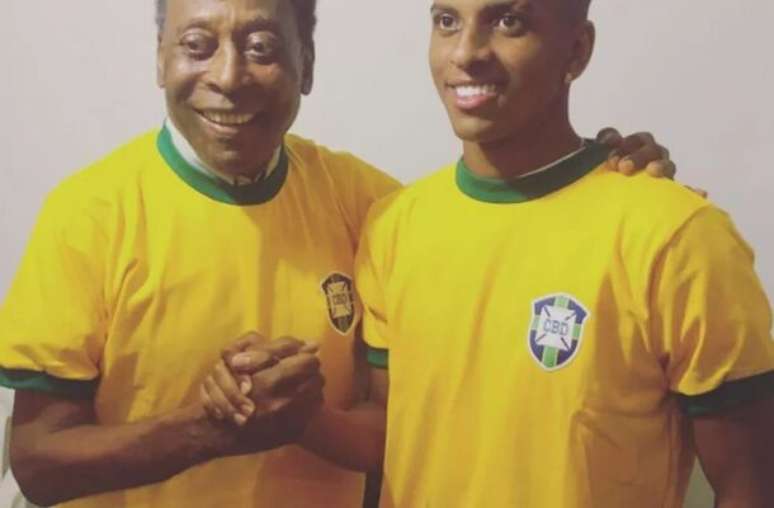 Reprodução/Instagram - Legenda: Pelé e Rodrygo, dois camisas 10 da Seleção Brasileira