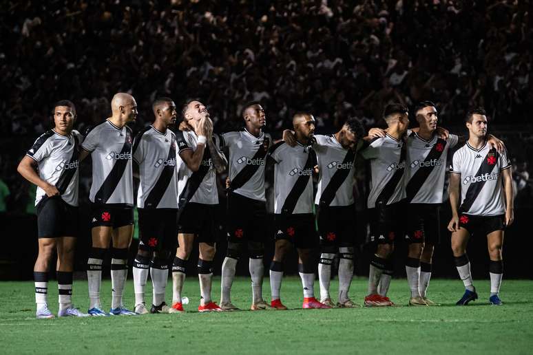 Após derrota para o Flamengo no domingo (2), o Vasco possui a pior defesa do Brasileirão, com 17 gols sofridos.