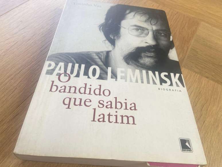 Capa de livro de Paulo Leminski