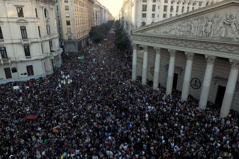 A marcha universitária foi o maior protesto enfrentado por Milei até o momento. Também houve duas greves gerais