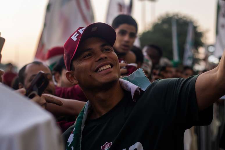 Thiago Silva em desembarque no Rio de Janeiro (FOTO: MARINA GARCIA / FLUMINENSE F.C.)