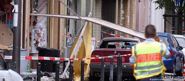 A Keupstrasse, no distrito de Köln-Mülheim, após o atentado neonazista em junho de 2004