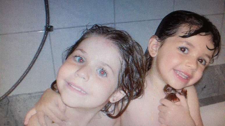 Maysa tinha quatro anos e Carol tinha tr&ecirc;s quando se conheceram