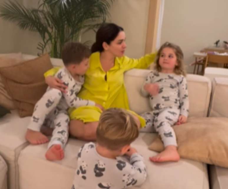 Sabrina Petraglia says goodbye to her children to travel and reflects on motherhood