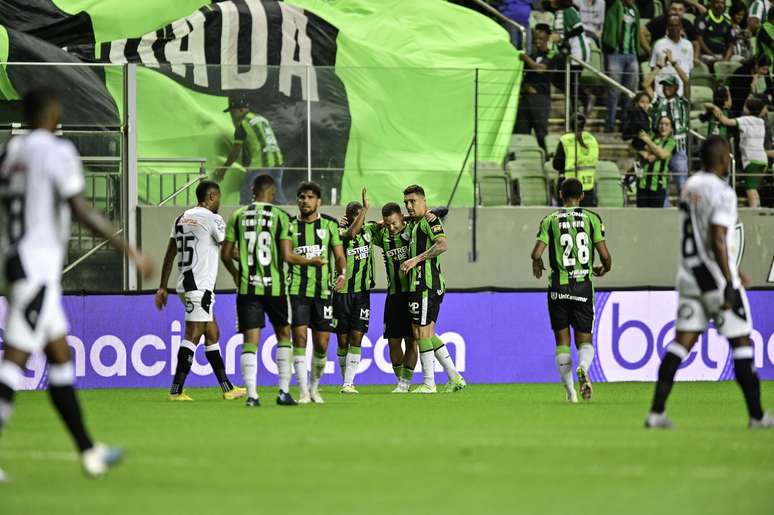 América-MG vence a Ponte Preta 